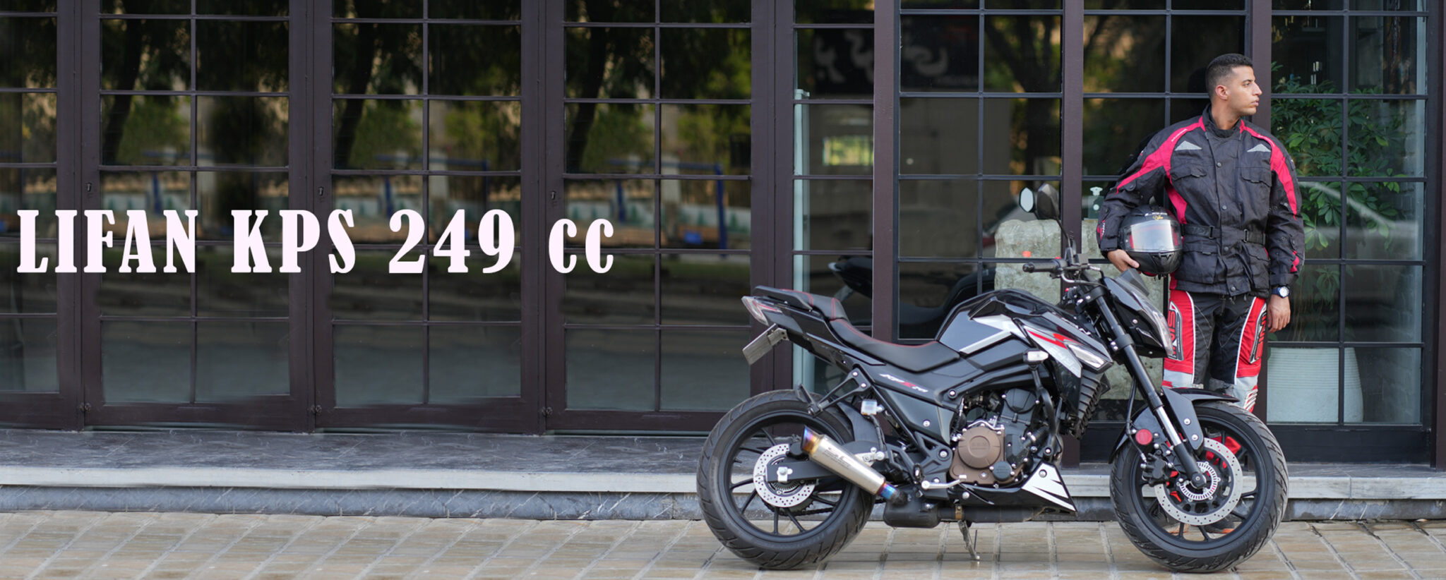 31-2048x822